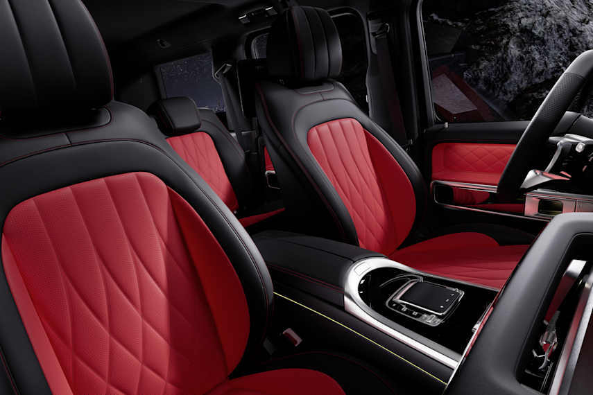 ​MANUFAKTUR Interior of the G-Class.