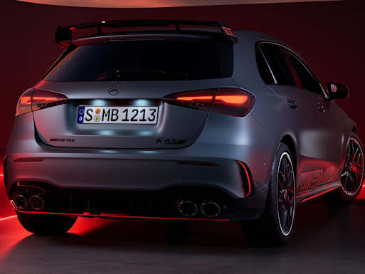 AMG rear apron with specific diffuser look