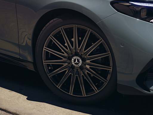 Wheels up to 48.3 cm (19-inch)