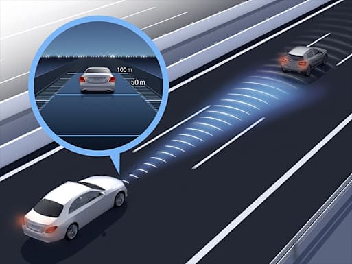Digital Extra: Distance Assist DISTRONIC