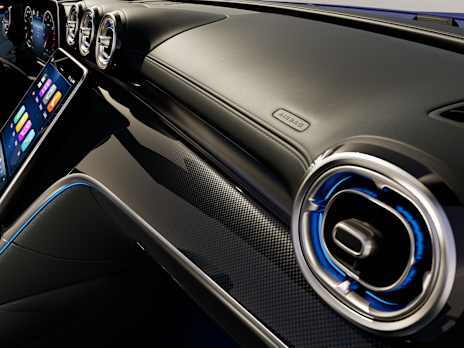 Instrument panel and beltlines in ARTICO man-made leather in nappa look