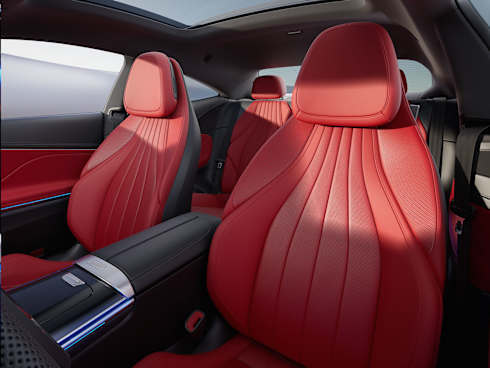 Multi-contour seats with optional 7-zone massage function