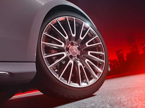 53.3 cm (21") wheels with silver brake callipers