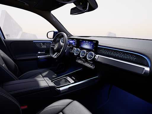 Cockpit with centre console