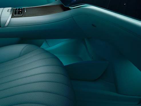 Floating center console