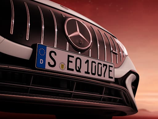 AMG-specific Black Panel radiator shell with "AMG" lettering