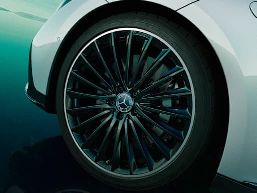 Light-alloy wheels up to 53.3 cm (21-inch) in size