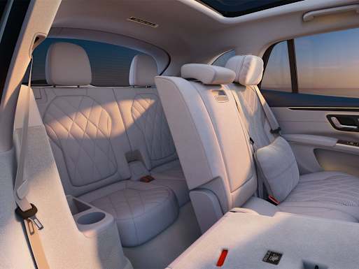 Third row of seats with EASY-ENTRY system