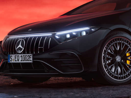 AMG-specific black panel radiator grille