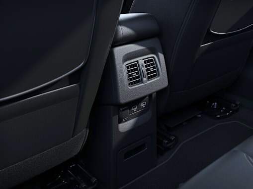 Hot-air duct to the passenger compartment