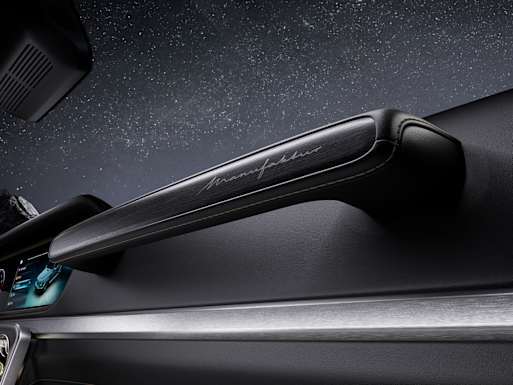 Grab handle for front passenger on dashboard