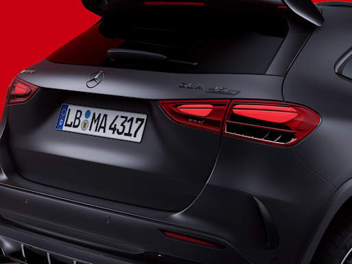 Rear lamps in full LED technology (GLA 45 S 4MATIC+)