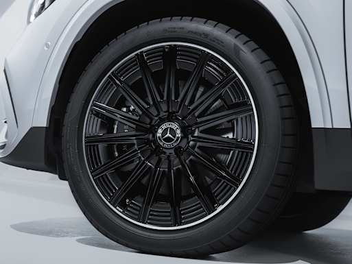 50.8 cm (20-inch) light-alloy wheels