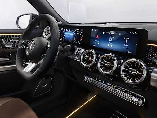 Free-standing Widescreen Cockpit