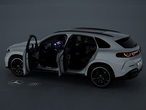 Surround Lighting with Animated Projection of the Mercedes-Benz Pattern