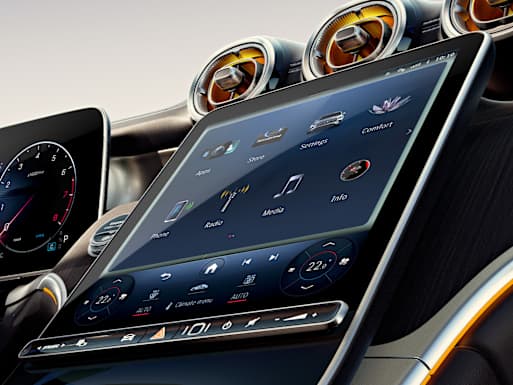 MBUX multimedia system with central display
