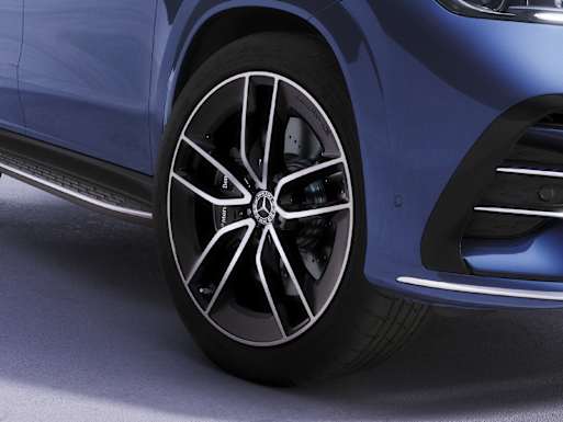 22-inch light-alloy wheels