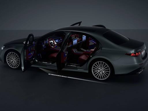 Light show with Mercedes-Benz lettering