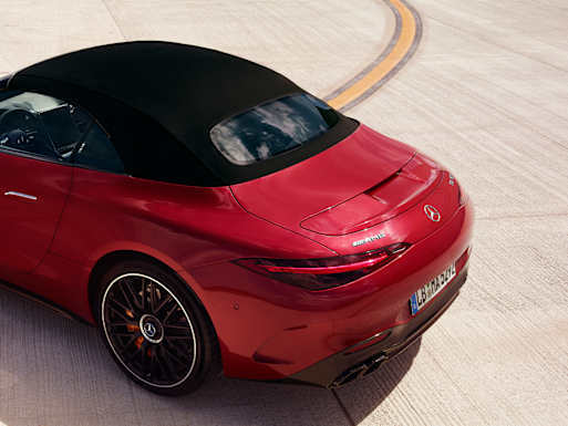 Powerful rear view with LED rear lamps (SL 55 & 63 4MATIC+)
