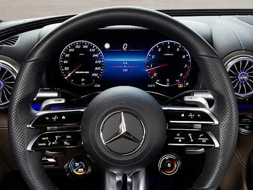 Driver display with 31.2 cm (12.3-inch) screen diagonal