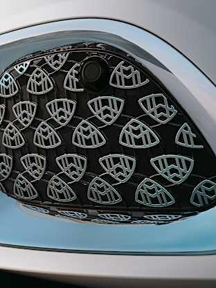 Exterior of the new Mercedes-Maybach S-Class 2