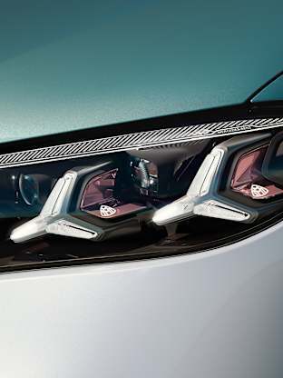 Exterior of the new Mercedes-Maybach S-Class 3