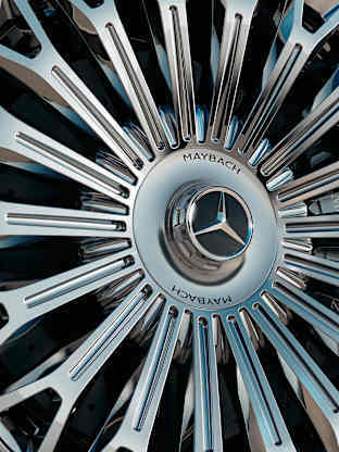 Exterior of the new Mercedes-Maybach S-Class 4